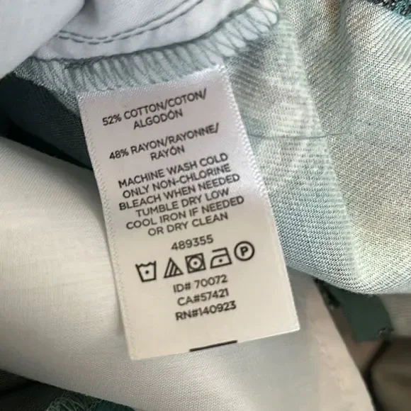 LOFT Women’s Blue Mandala Jewel Printed Shorts Drawstring size Medium - Picture 7 of 7